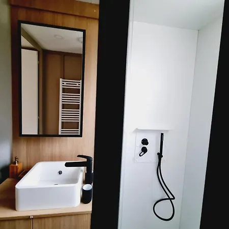 Campsite Chalet Etxean, De 1 A 6 Personnes, Terrain Prive Et Piscine. Hasparren