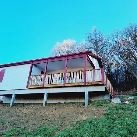 Chalet Etxean, De 1 A 6 Personnes, Terrain Prive Et Piscine. Hasparren